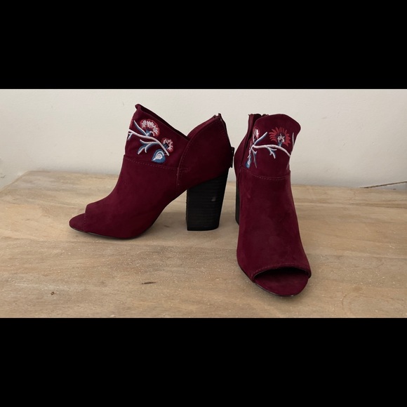 Jazlyn booties - Picture 3 of 4